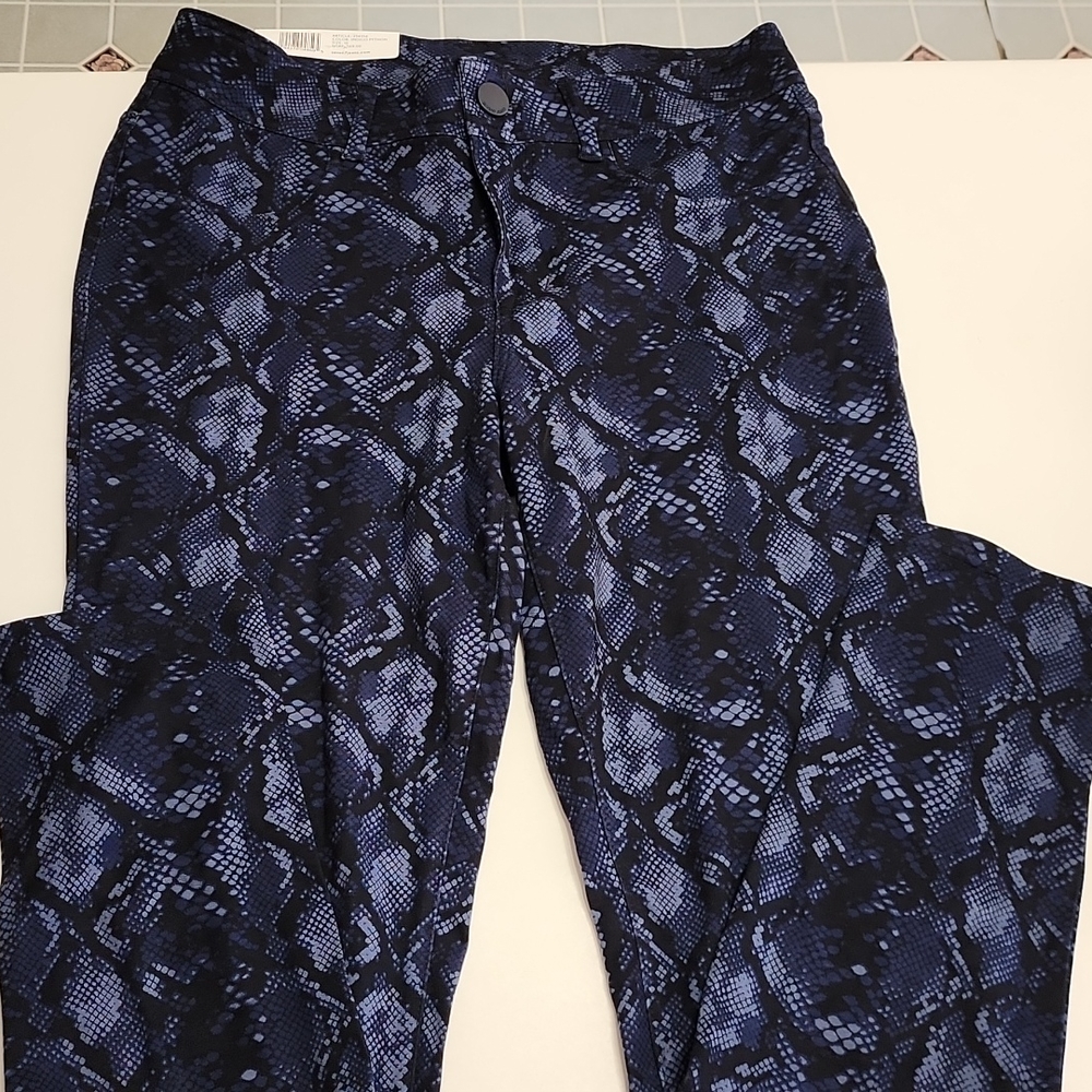 Brand new with tags Ladies size 10 Point Pant skinny by Seven
